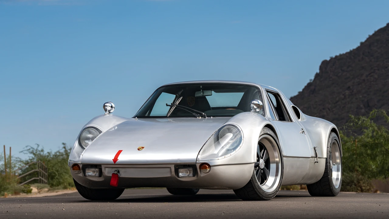 Porsche Sports Prototypes Replica - Image 4 of 31