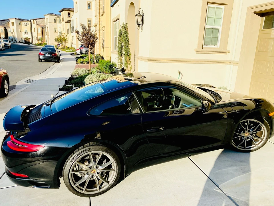 2017 Porsche 911 - Image 4 of 9