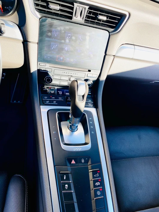 2017 Porsche 911 - Image 8 of 9