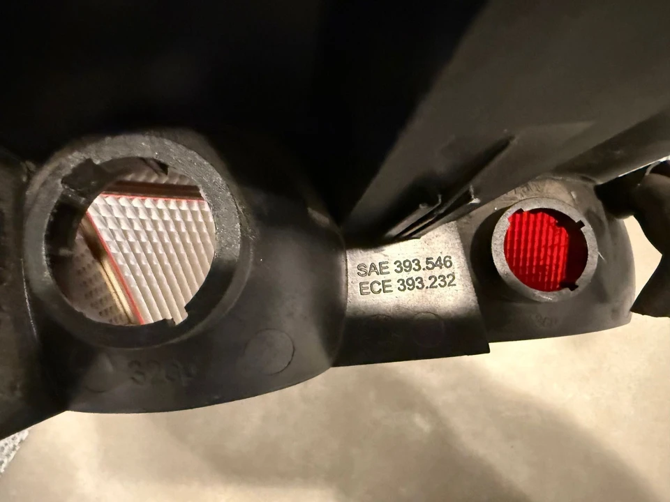 1999 Parts & Memorabilia Bodywork - Image 6 of 8