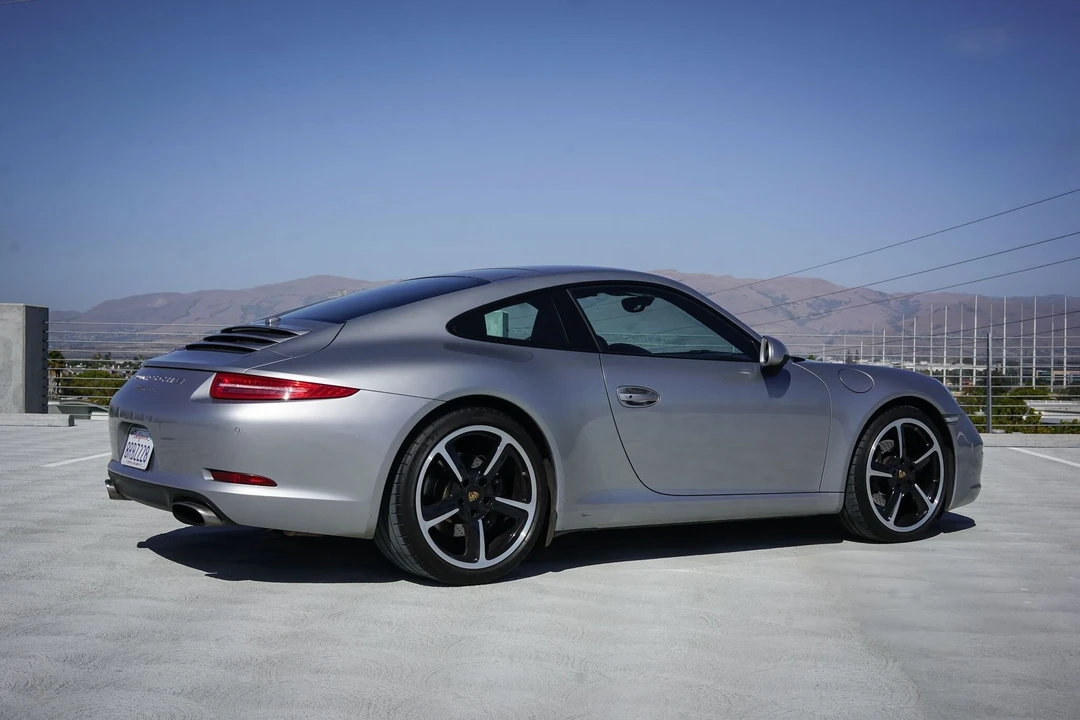 2013 Porsche 991 Carrera - Image 24 of 31