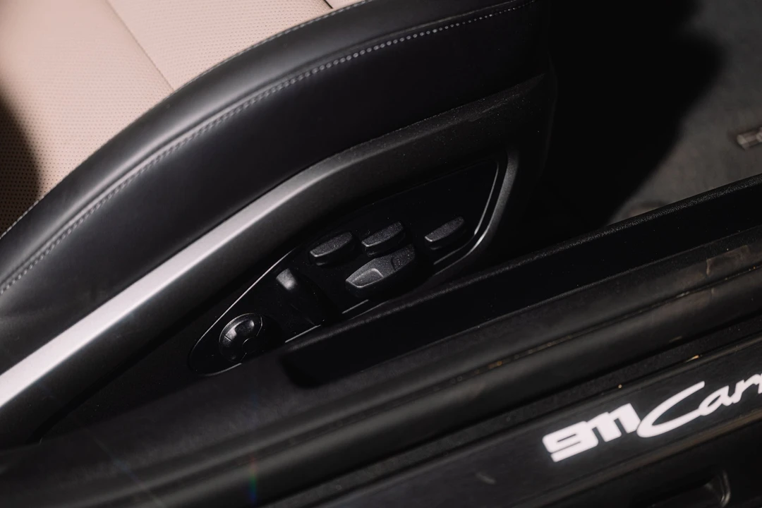 2025 Porsche 992 Carrera - Image 6 of 10