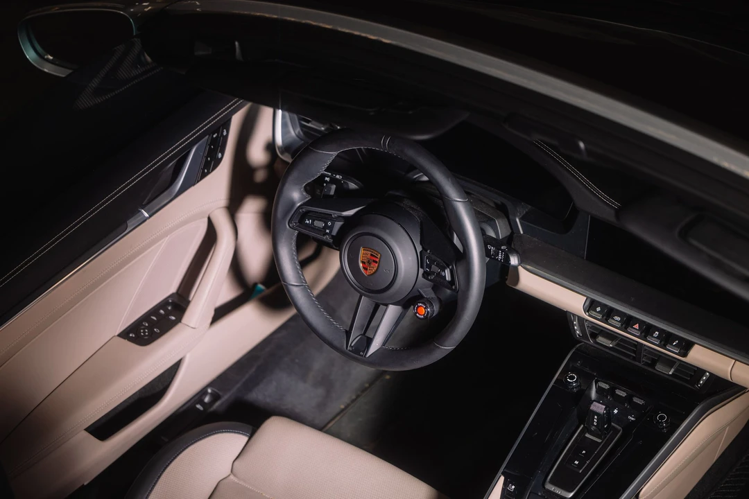 2025 Porsche 992 Carrera - Image 8 of 10