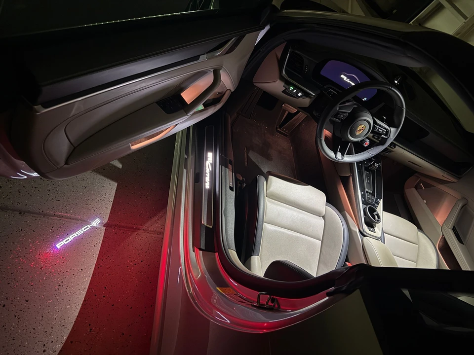 2025 Porsche 992 Carrera - Image 9 of 10