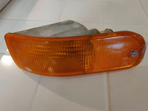 Porsche 911 (993) Front Turn Signal Unit - Passenger Side