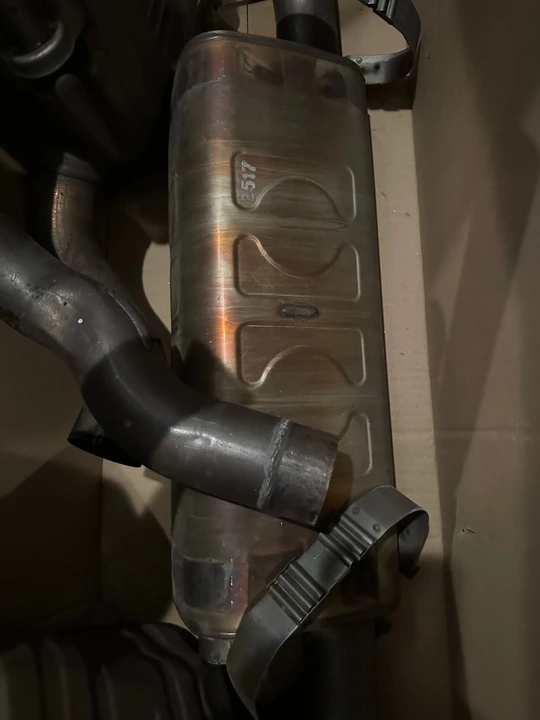 2009 Parts & Memorabilia Mechanical Components - Image 3 of 4