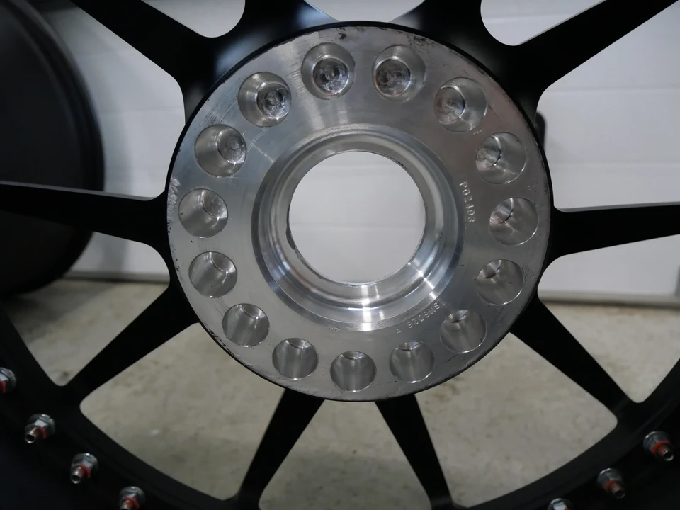 Porsche 911 - Image 16 of 31