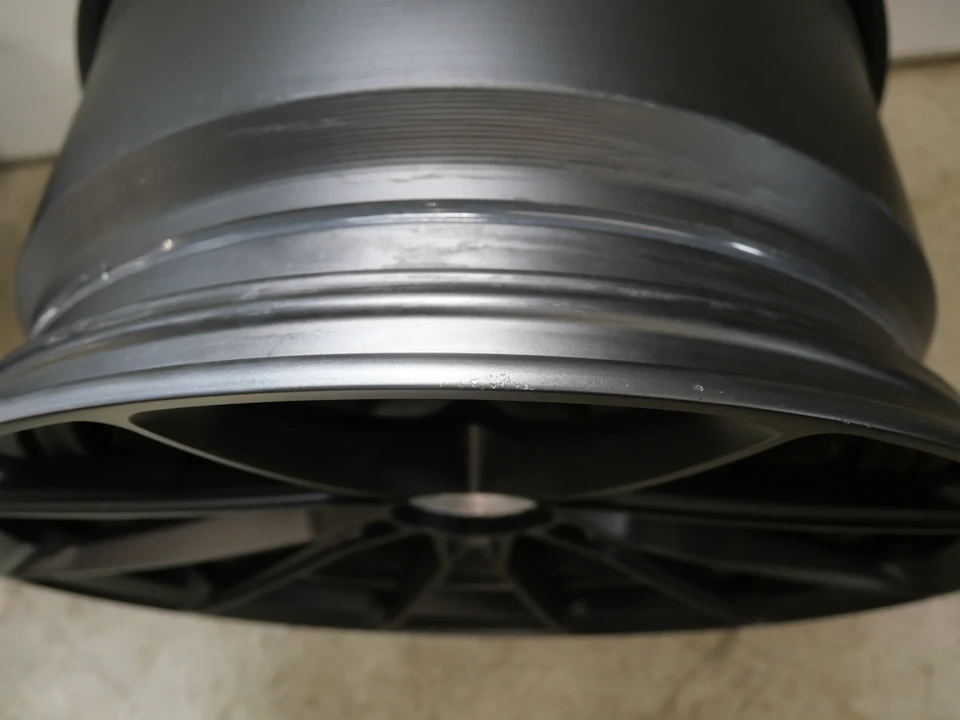 Porsche 911 - Image 25 of 31
