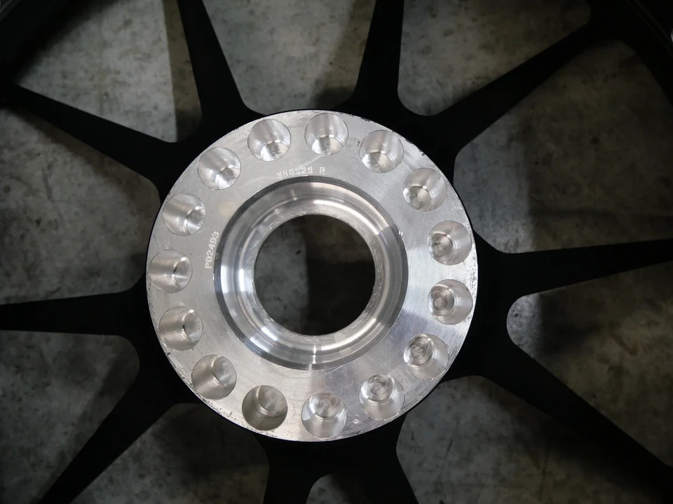 Porsche 911 - Image 19 of 31