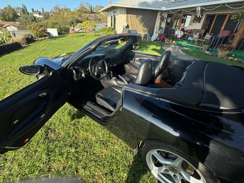 2003 Porsche 996 Carrera 4 - Image 6 of 8