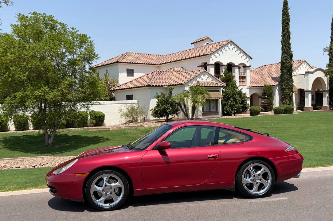 2001 Porsche 996 Carrera 4 - Image 10 of 11
