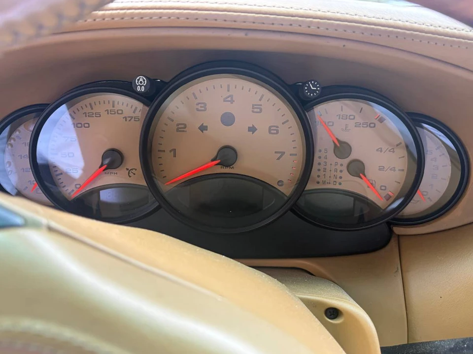 2001 Porsche 996 Carrera 4 - Image 5 of 9