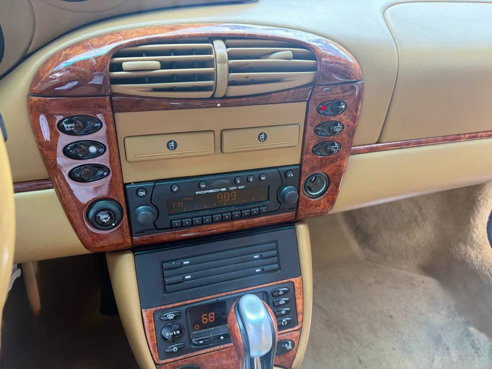2001 Porsche 996 Carrera 4 - Image 6 of 9