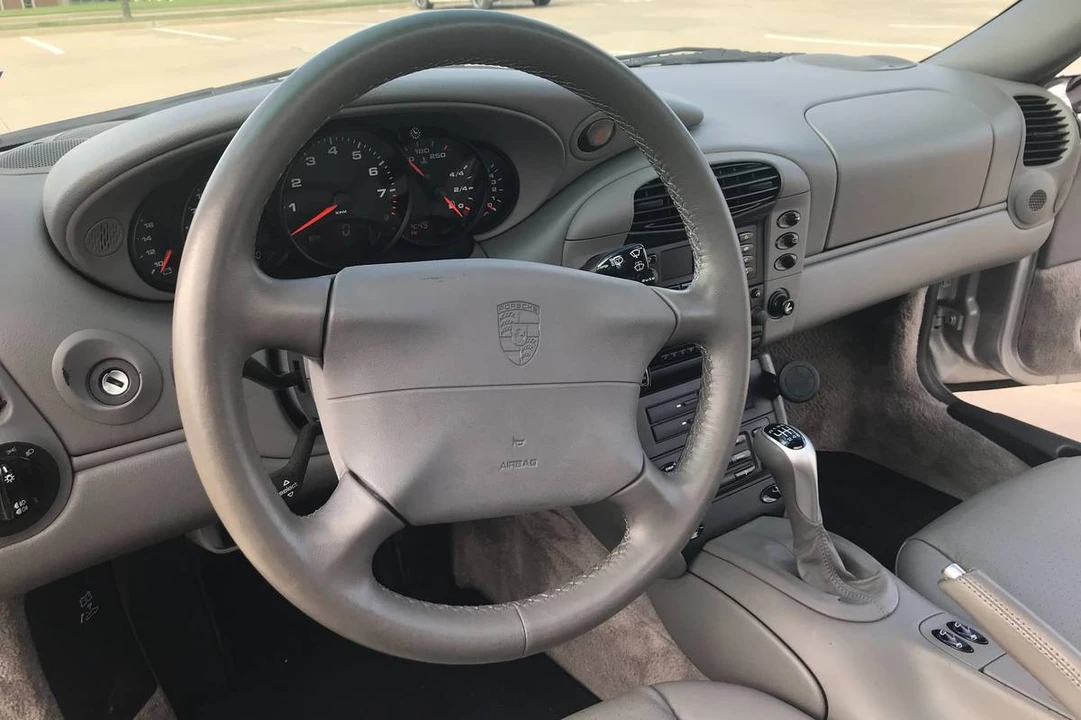 2001 Porsche 996 Carrera - Image 3 of 4