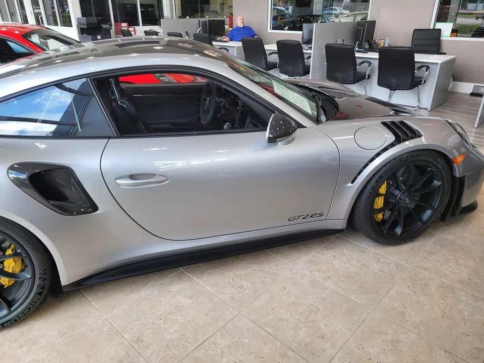Porsche 991 GT2 RS - Image 2 of 10