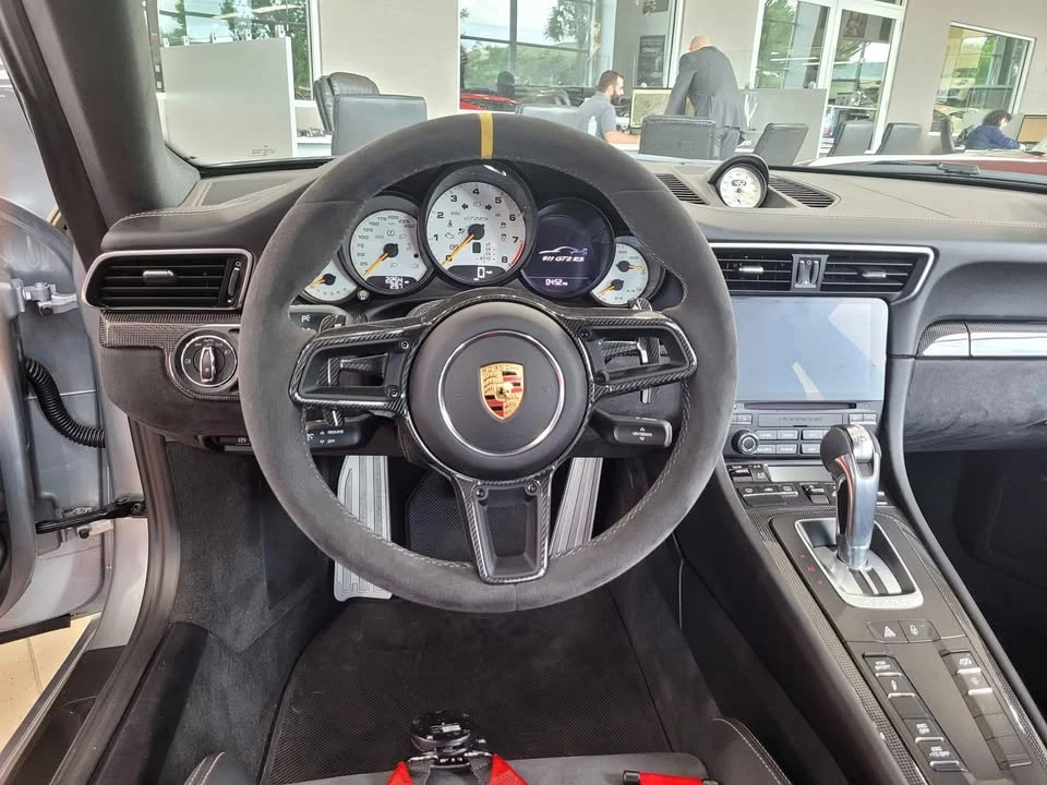 Porsche 991 GT2 RS - Image 7 of 10