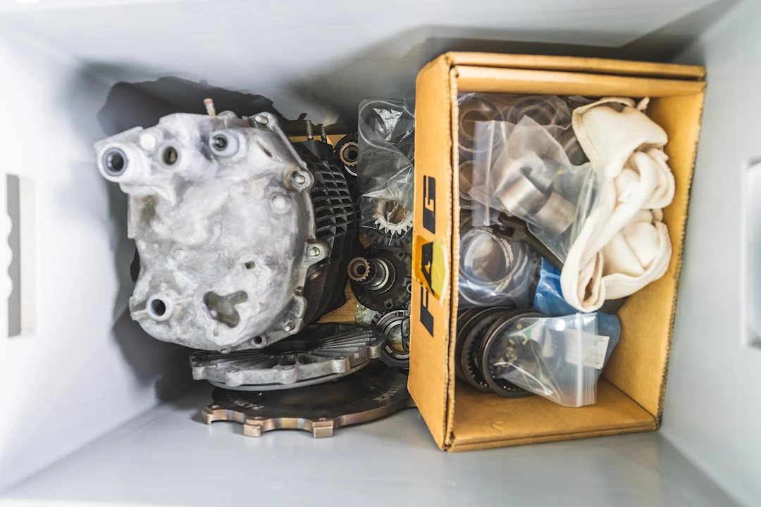 0 Parts & Memorabilia Gearboxes - Image 10 of 11