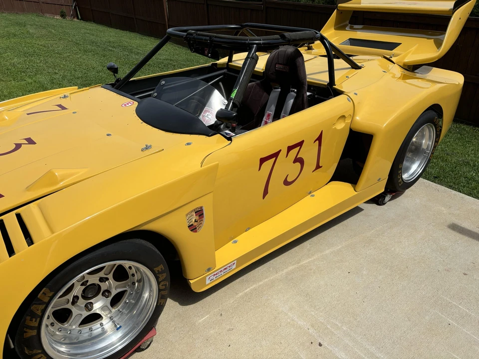 Porsche 911 T F-Body LWB - Image 12 of 31