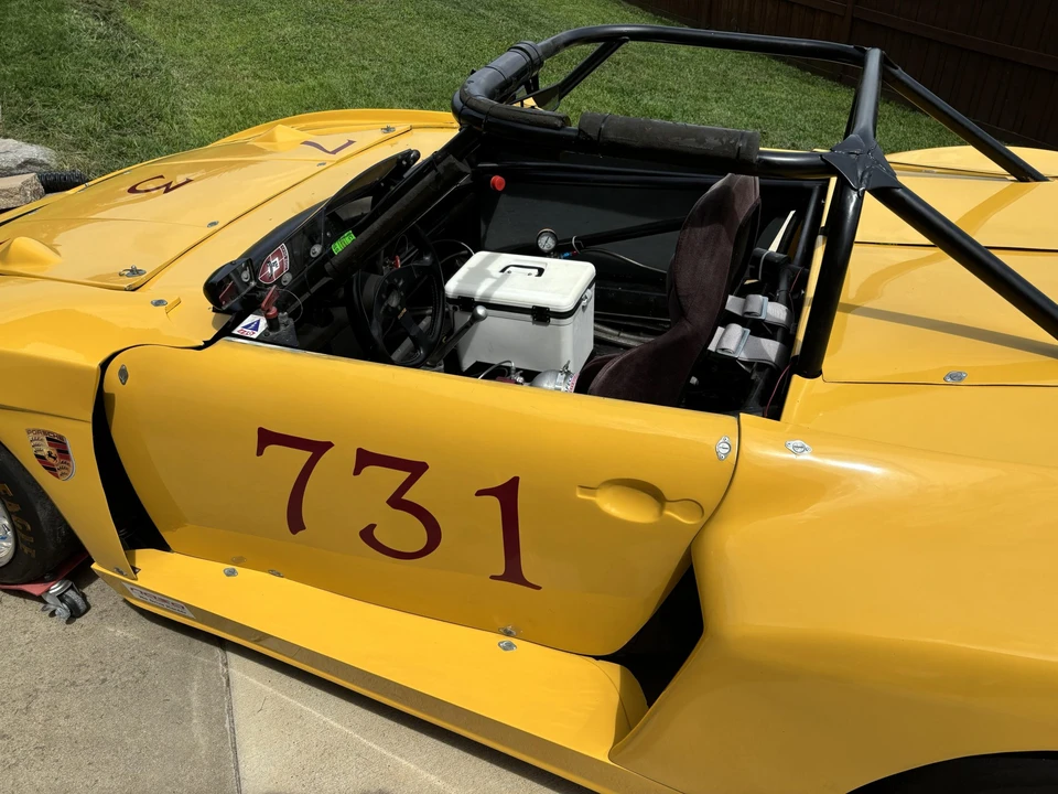 Porsche 911 T F-Body LWB - Image 17 of 31