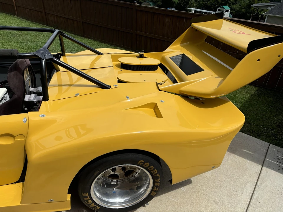 Porsche 911 T F-Body LWB - Image 20 of 31