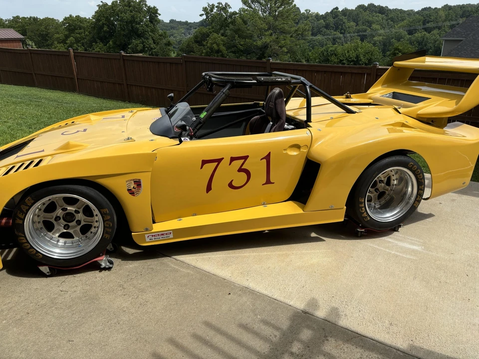 Porsche 911 T F-Body LWB - Image 15 of 31