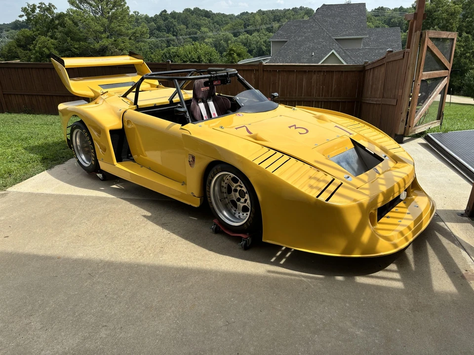 Porsche 911 T F-Body LWB - Image 4 of 31