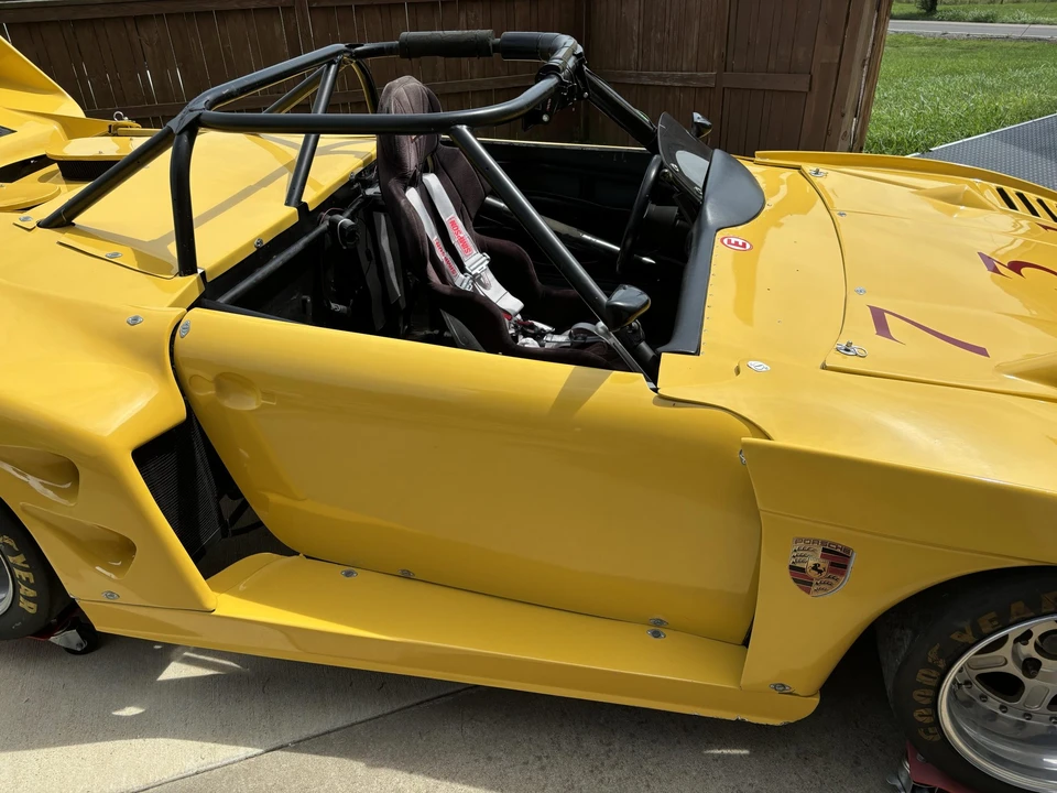 Porsche 911 T F-Body LWB - Image 23 of 31