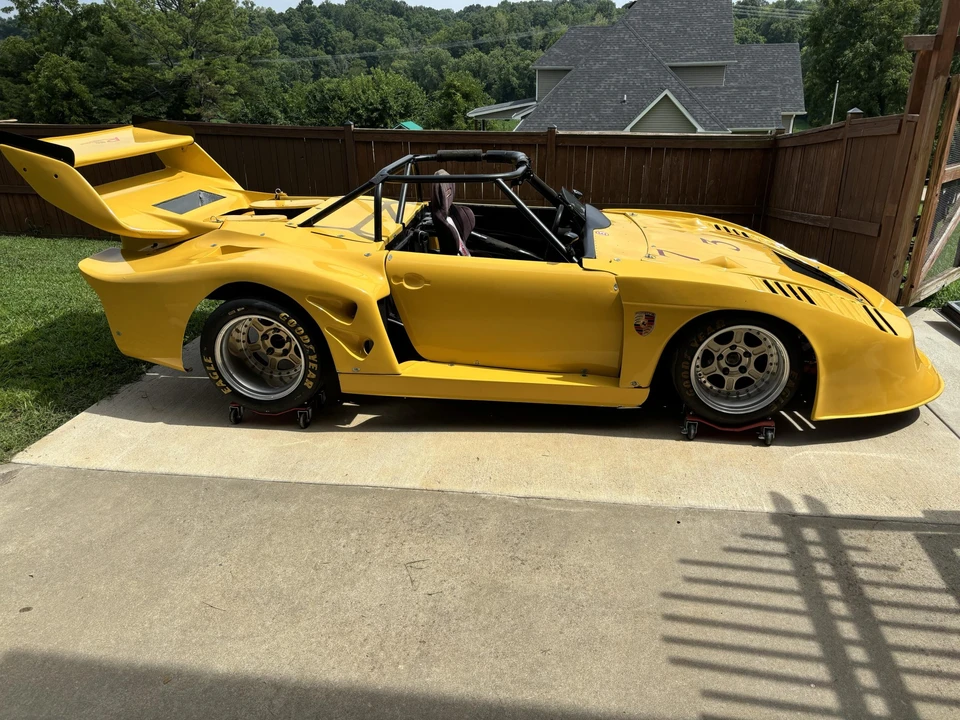 Porsche 911 T F-Body LWB - Image 6 of 31