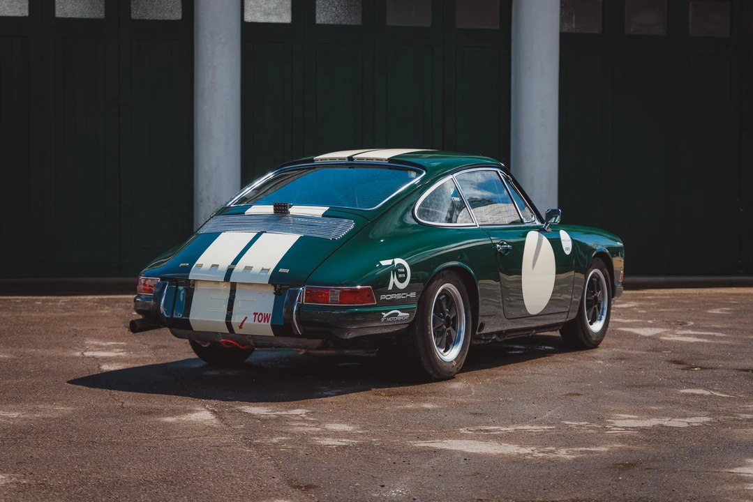 Porsche 911 F-Body SWB - Image 31 of 31