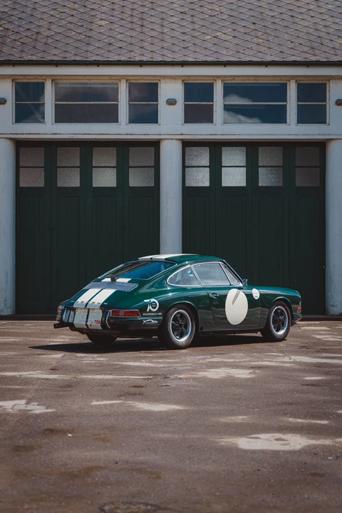 Porsche 911 F-Body SWB - Image 27 of 31