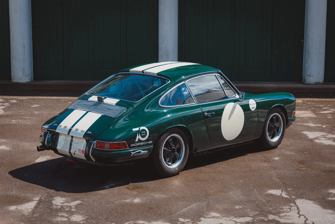 Porsche 911 F-Body SWB - Image 25 of 31