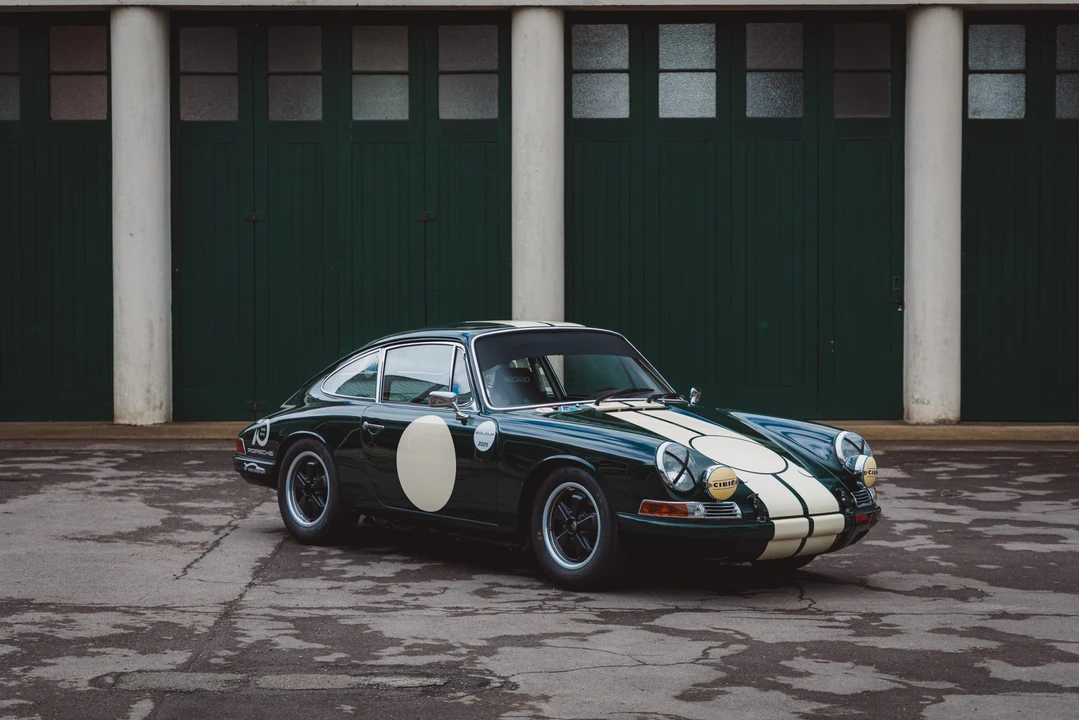 Porsche 911 F-Body SWB - Image 23 of 31