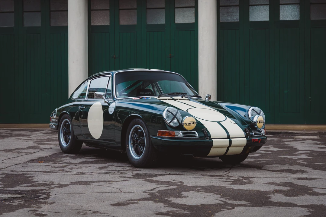 Porsche 911 F-Body SWB - Image 18 of 31