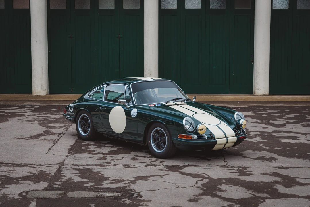 Porsche 911 F-Body SWB - Image 19 of 31
