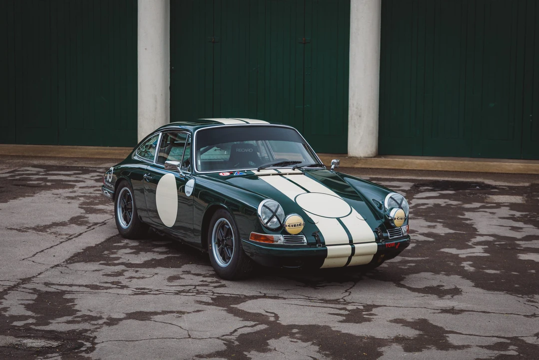 Porsche 911 F-Body SWB - Image 17 of 31