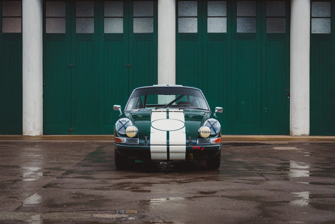 Porsche 911 F-Body SWB - Image 13 of 31