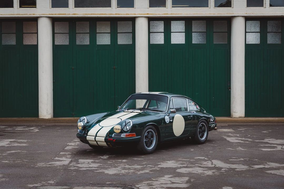 Porsche 911 F-Body SWB - Image 10 of 31