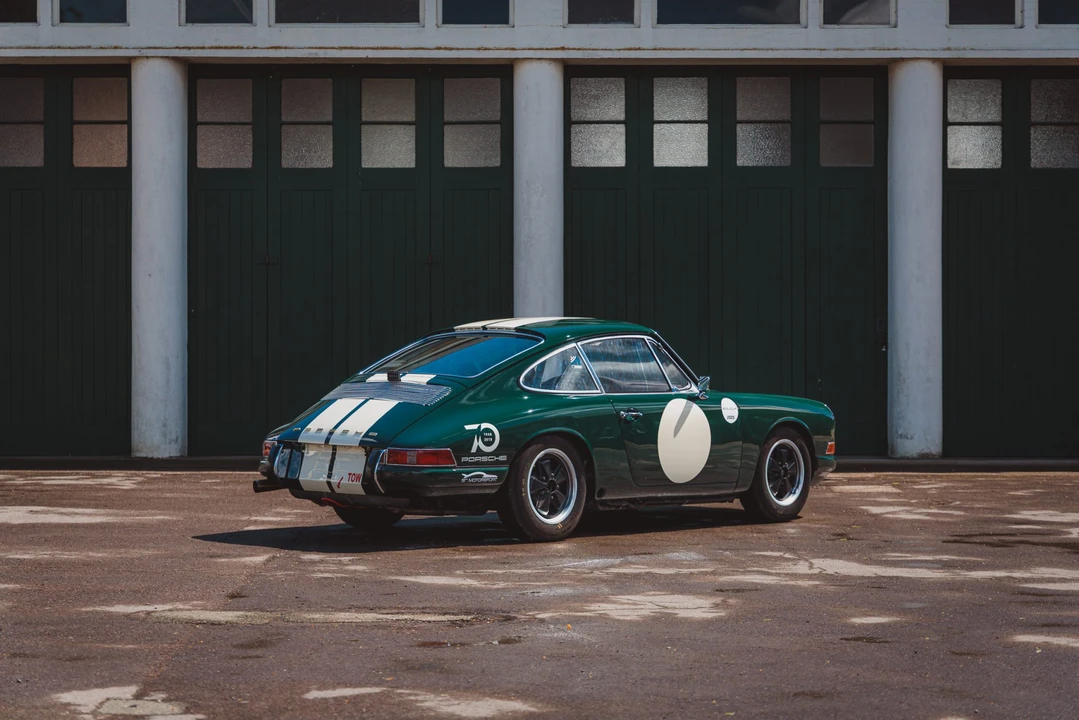 Porsche 911 F-Body SWB - Image 29 of 31