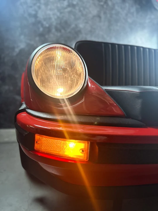 Porsche 911 - Image 11 of 31