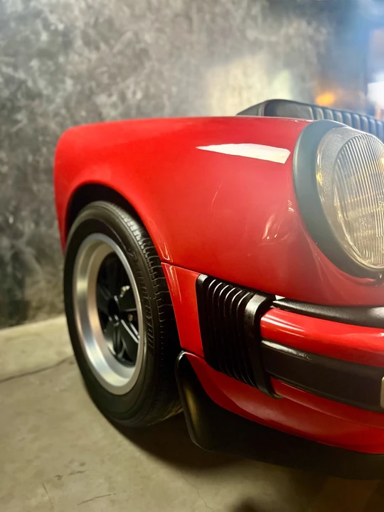 Porsche 911 - Image 13 of 31