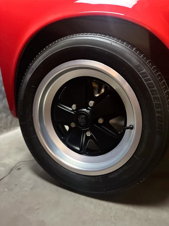 Porsche 911 - Image 26 of 31