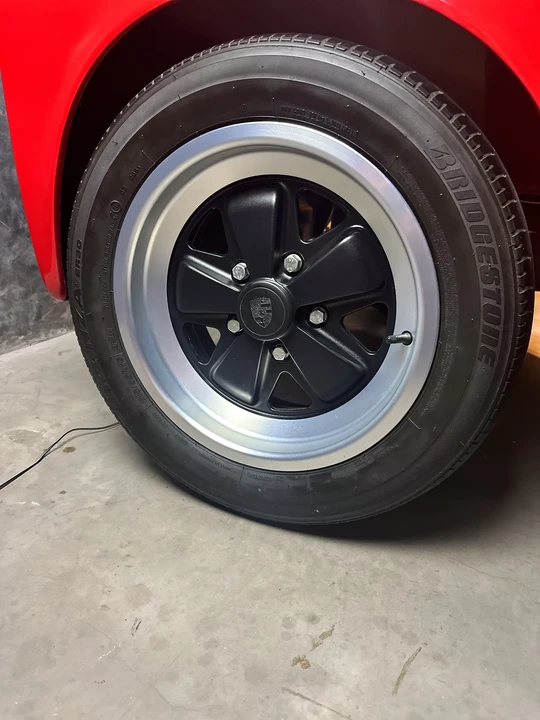 Porsche 911 - Image 28 of 31