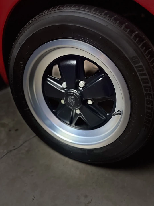 Porsche 911 - Image 29 of 31
