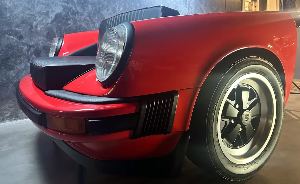 Porsche 911 - Image 15 of 31