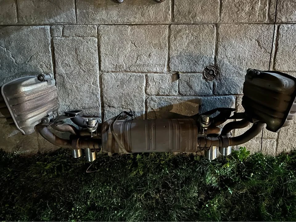 2013 Parts & Memorabilia Mechanical Components - Image 2 of 2