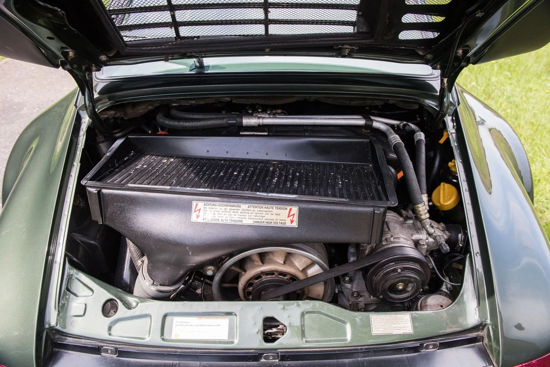 Porsche 964 Turbo - Image 26 of 31