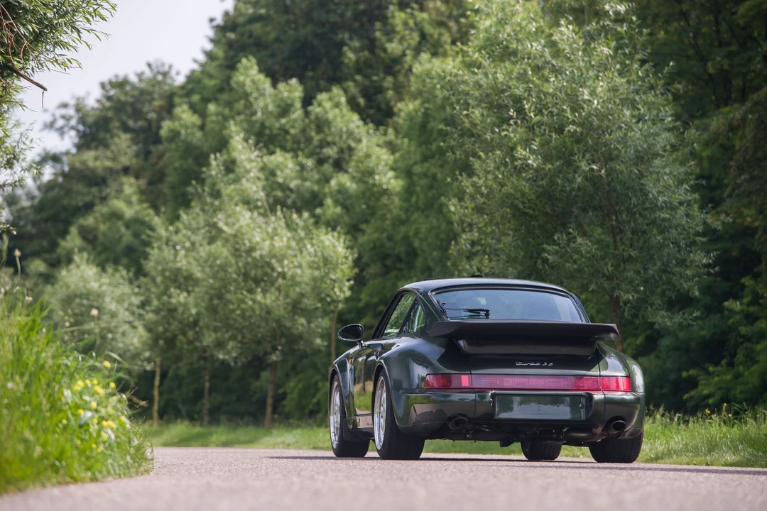 Porsche 964 Turbo - Image 7 of 31