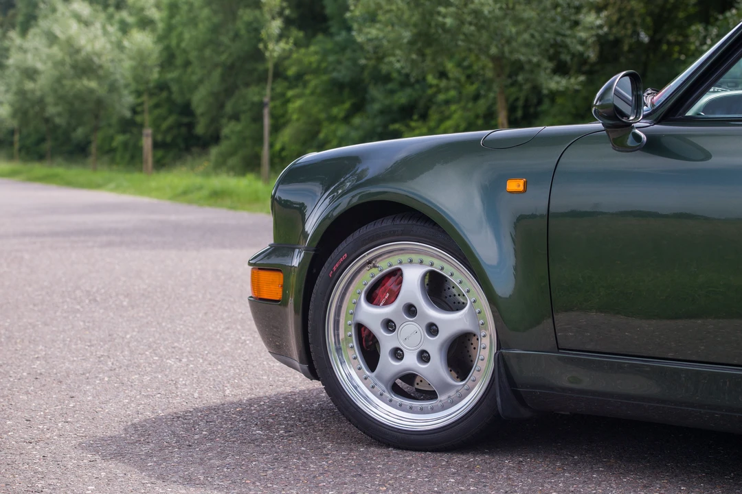 Porsche 964 Turbo - Image 13 of 31
