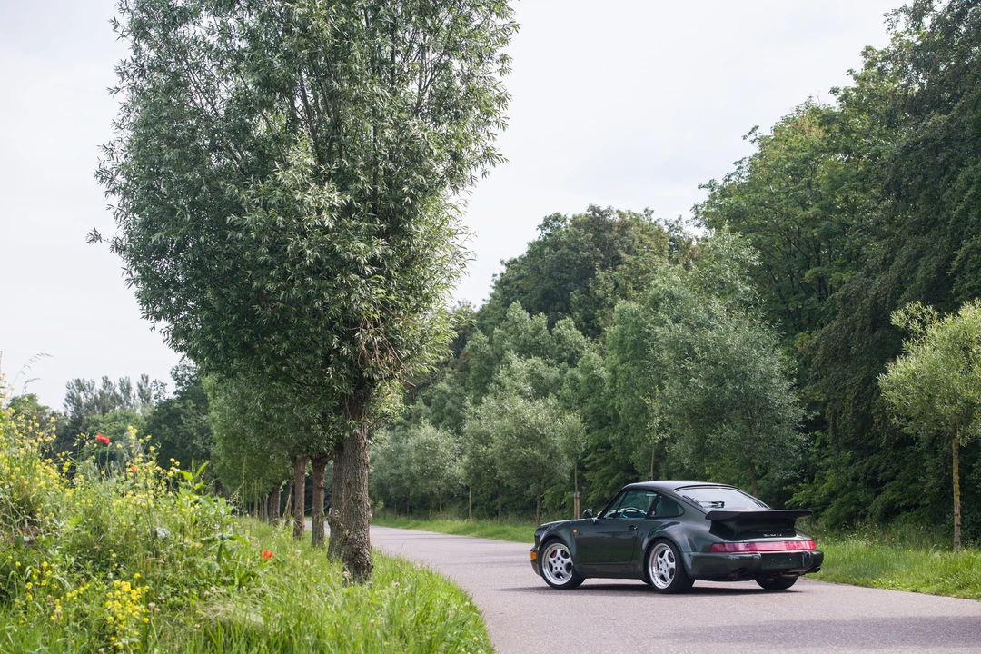 Porsche 964 Turbo - Image 10 of 31