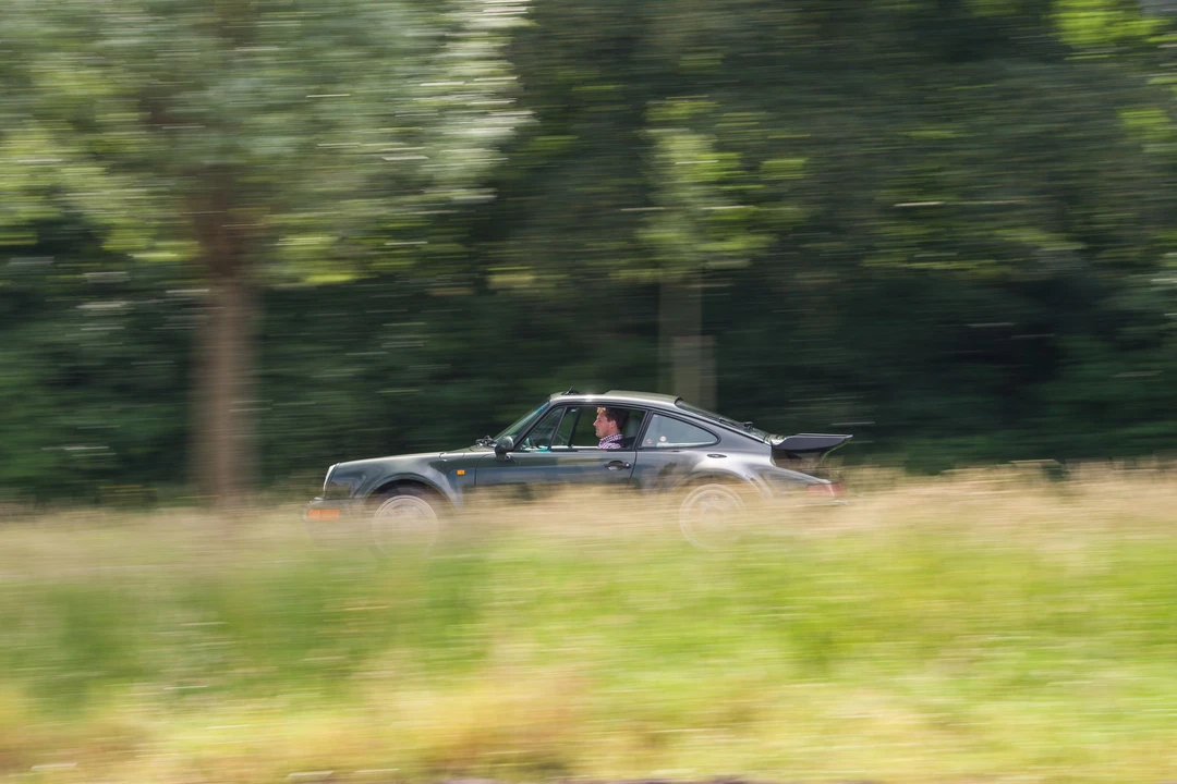 Porsche 964 Turbo - Image 9 of 31